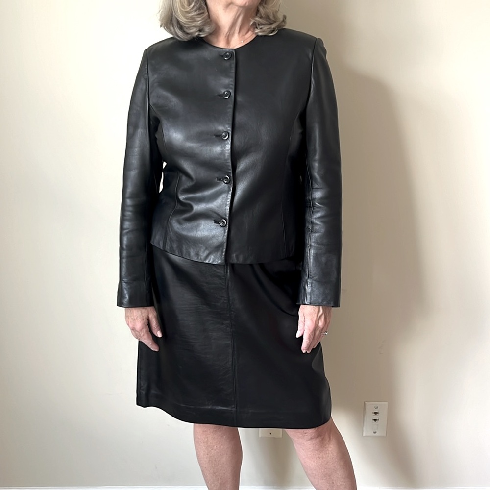Jones New York 90’s vintage 100% leather black power suit